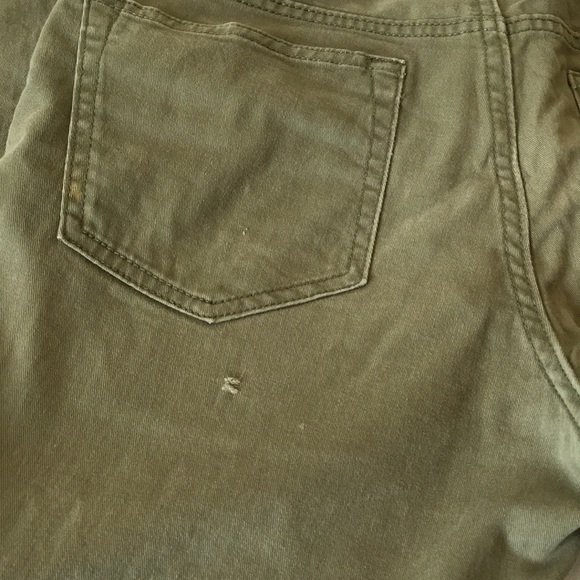 H&M Olive  Green Slim Leg Pants Distressed/Imperfect - Picture 10 of 10